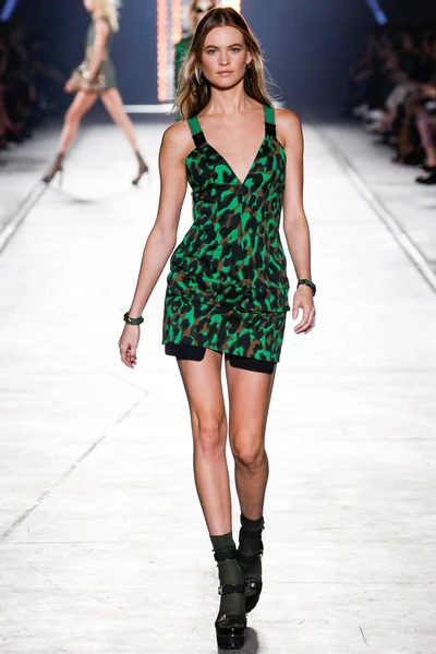 Look 8